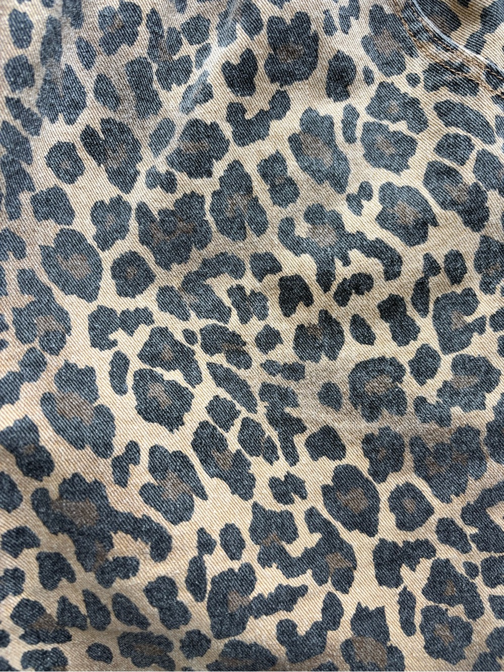 Le Bon Shoppe city short in leopard print - Picture 2 of 6